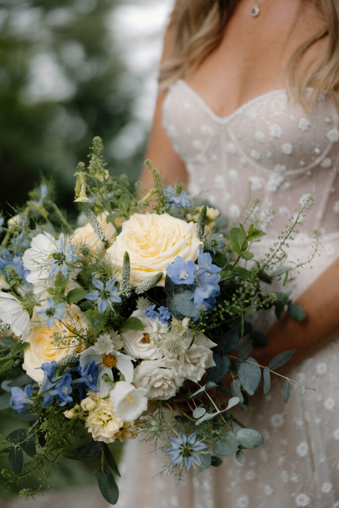 flower details on a wedding bouquet